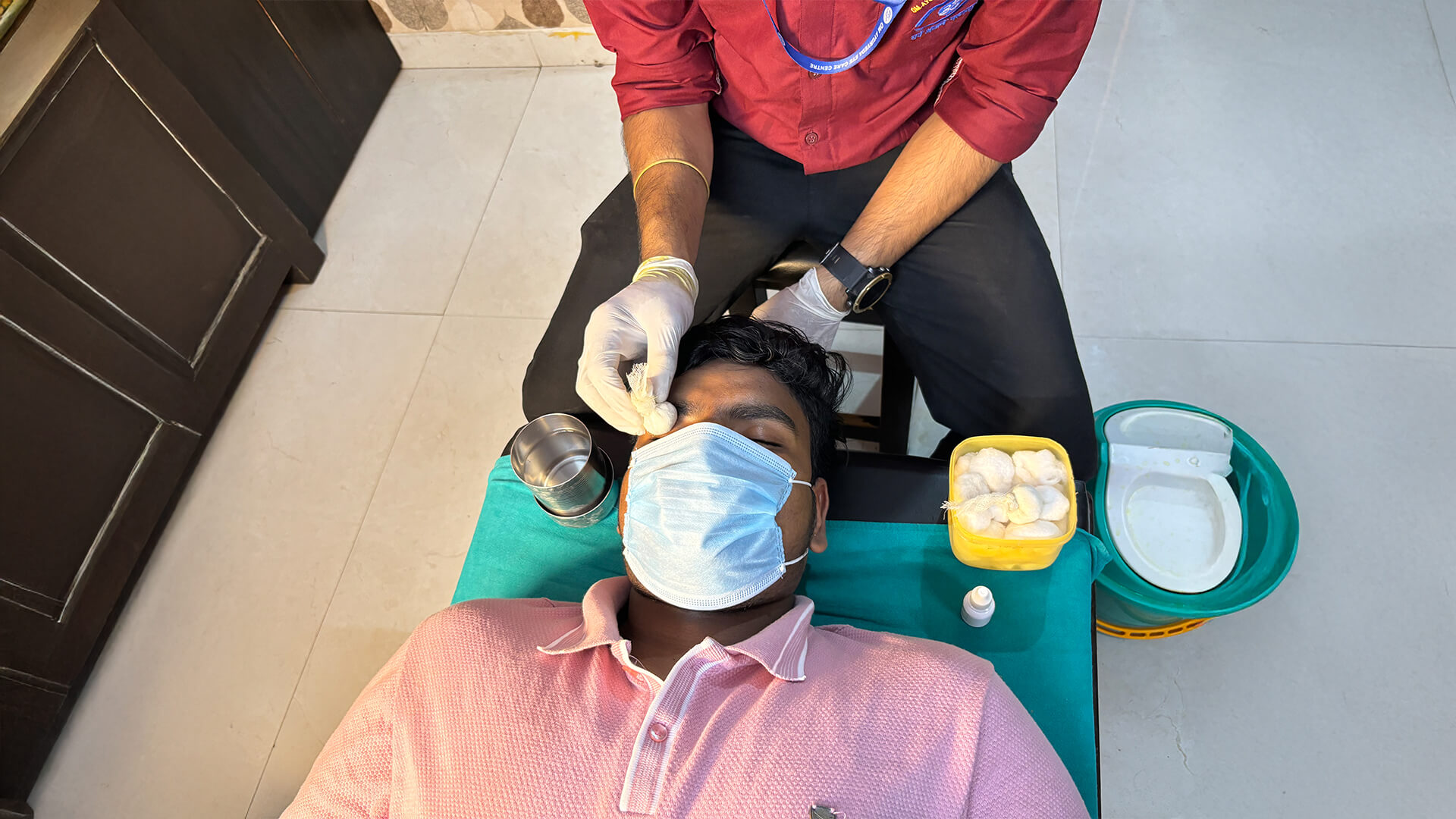 Netra Kizhi-Swedanam